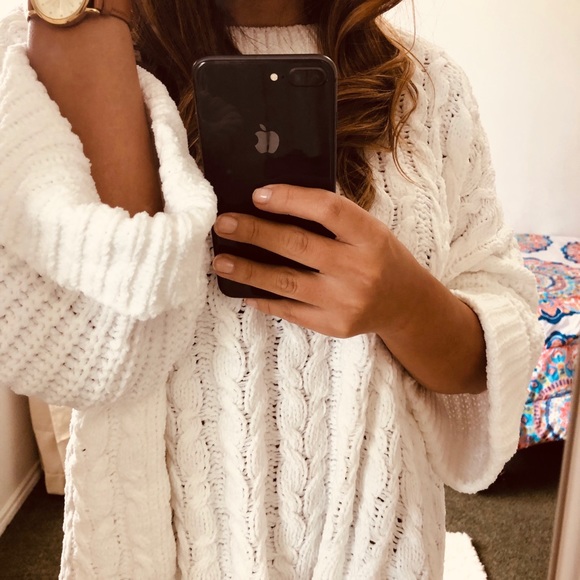 Powder Mountain Soft Cable Sweater - Picture 3 of 7